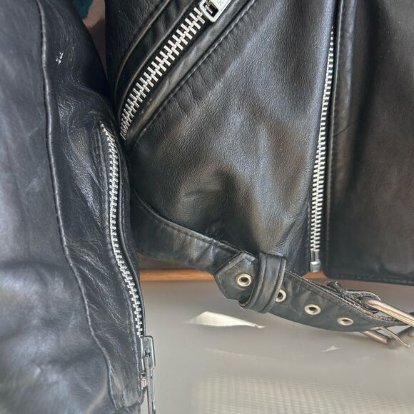 Vintage Black Leather Jacket - Picture 4 of 16